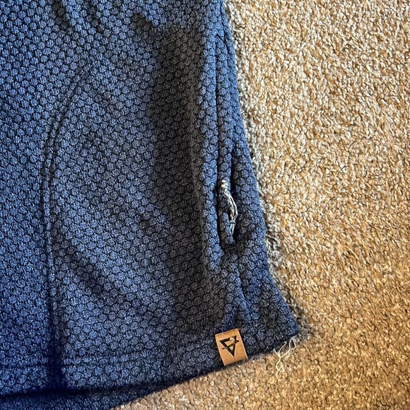 Excellent preowned condition. Made by Life Integrity Earth in a size medium. - Picture 7 of 10